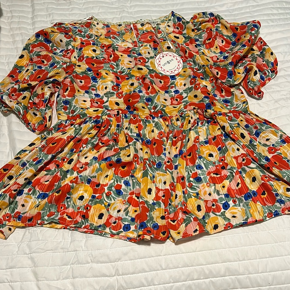 NWT Umgee Floral Blouse